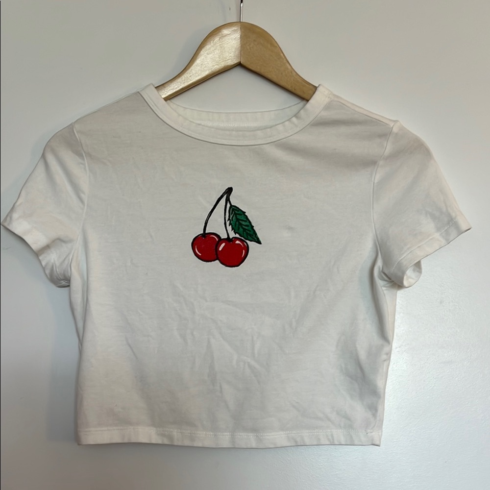 Cherry graphic print baby tee size M
